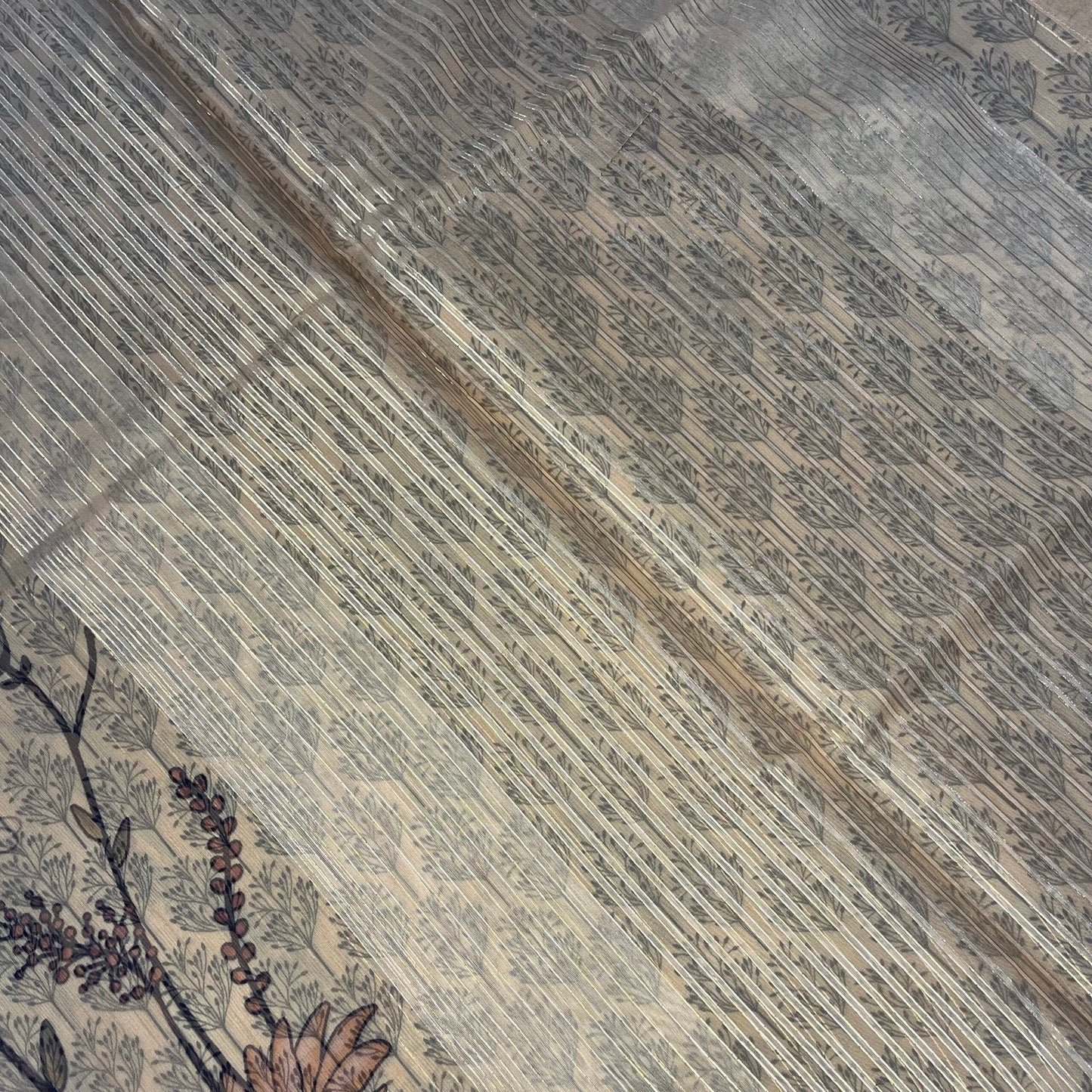 Women's Printed Organza Saree with Unstitched Blouse Piece
