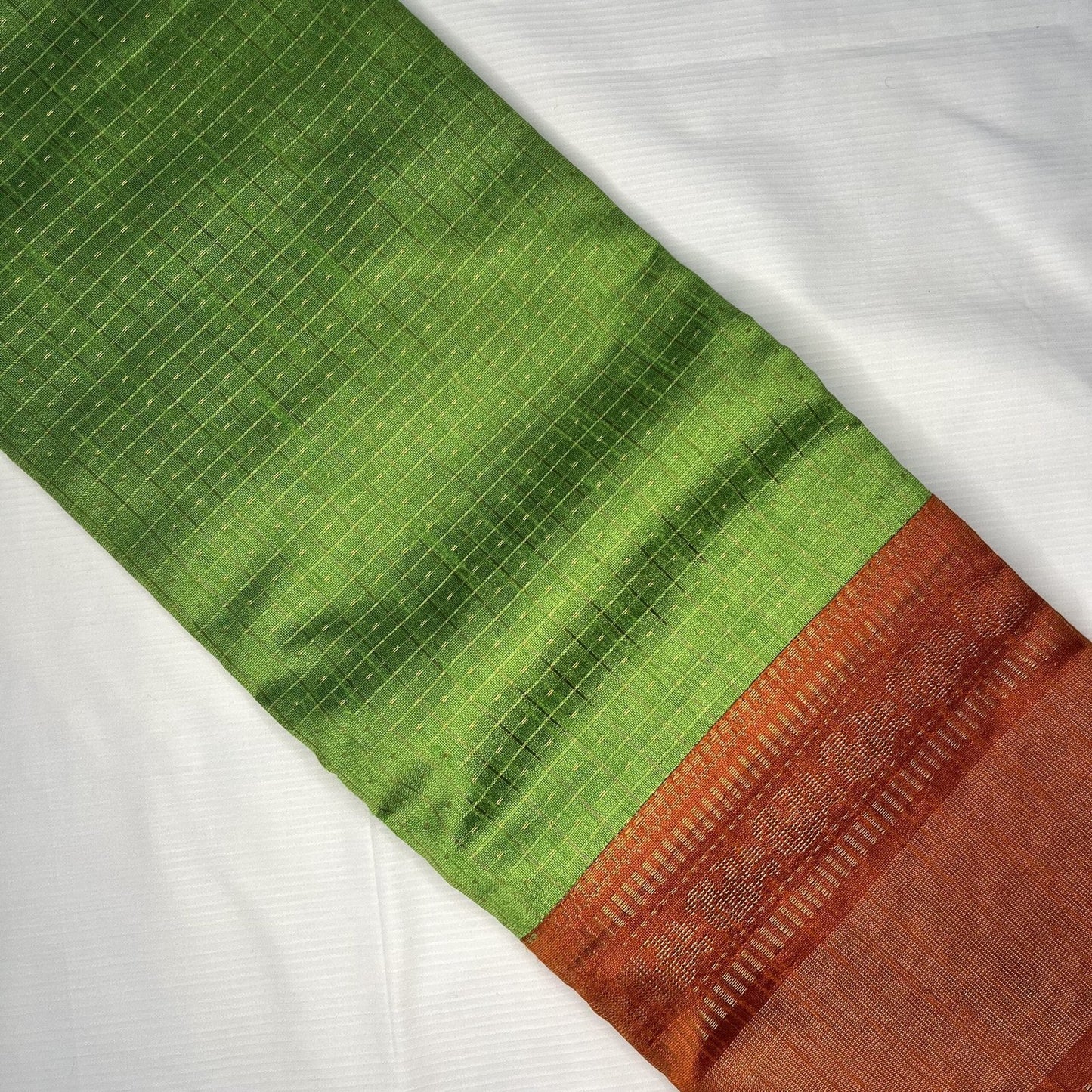 Women's Raw Silk Saree With Blouse Piece