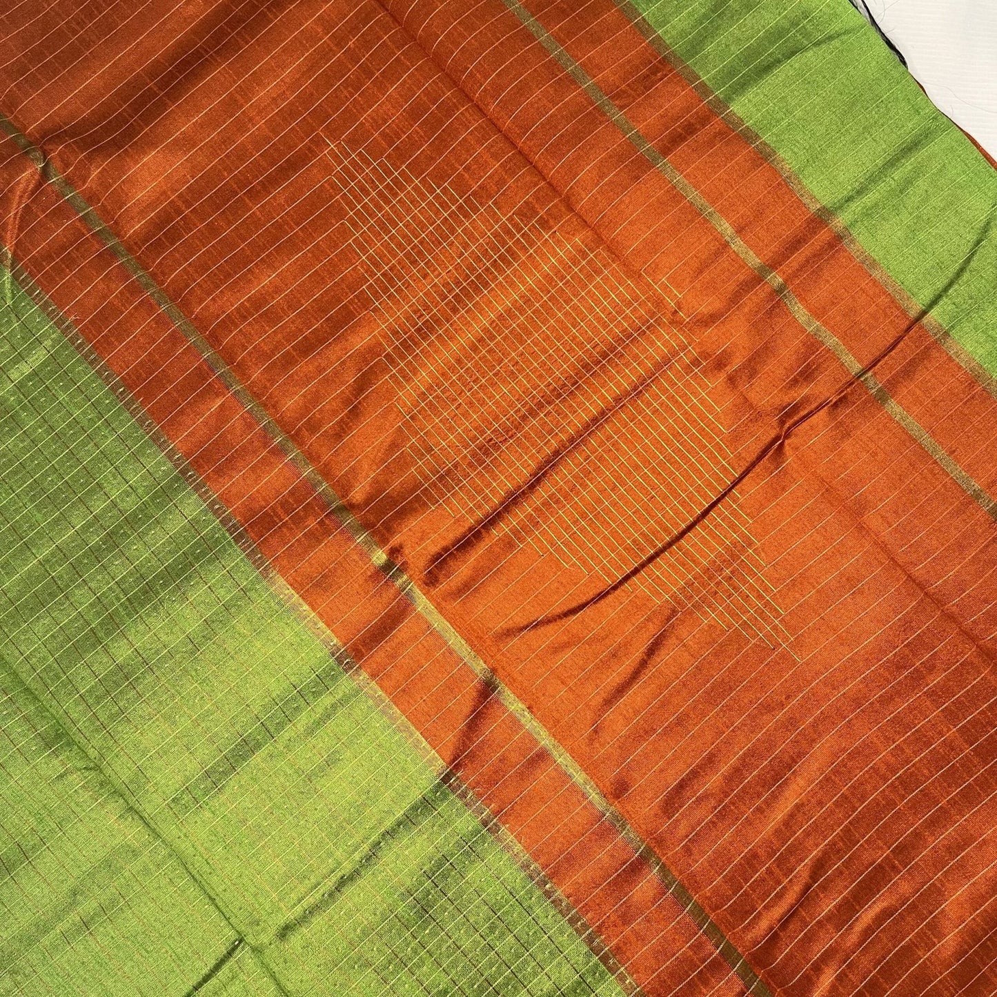 Women's Raw Silk Saree With Blouse Piece