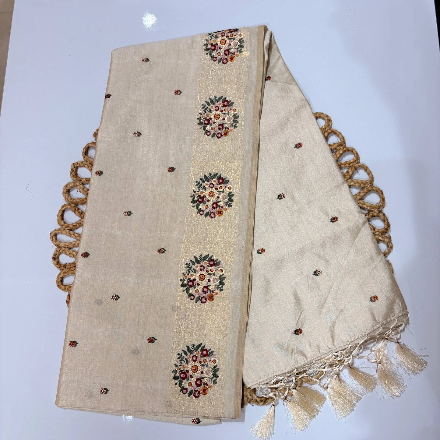 Off White Embroidery Saree with Floral Border – Elegant Festive & Office Wear Saree for Onam, Church & Special Occasions