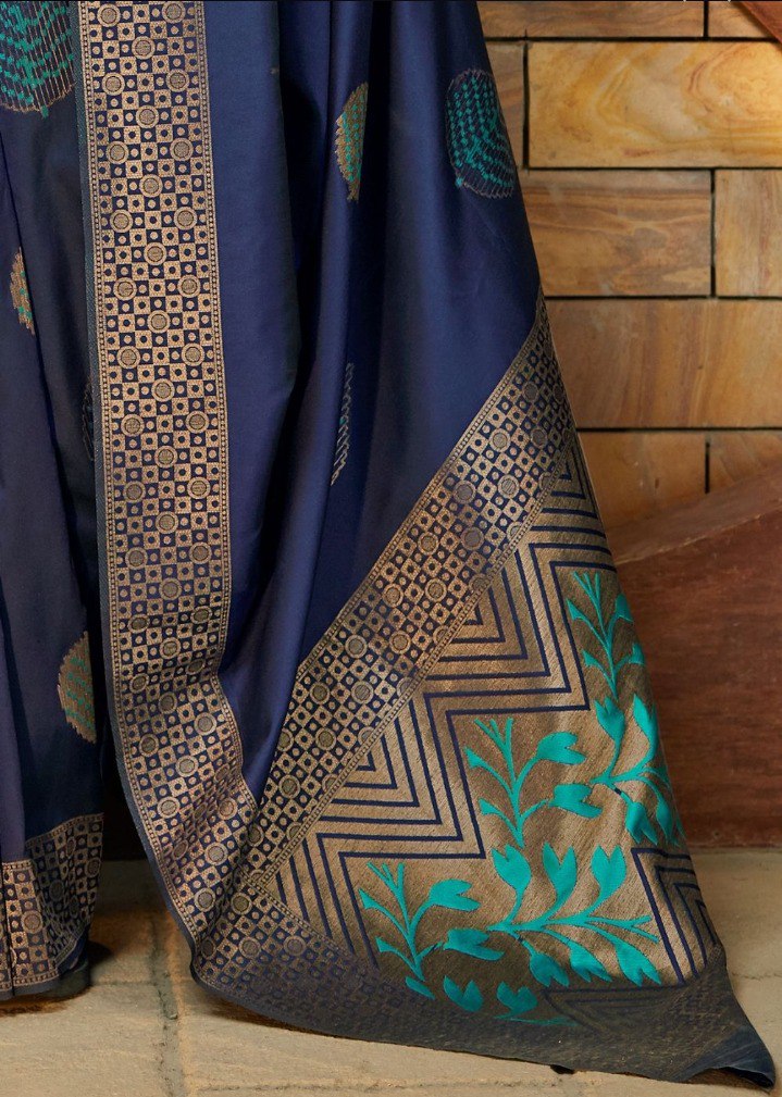 Women's Leaf Woven Banarasi Saree with Contrast Border
