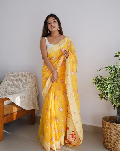 Women's Yellow Banarasi Kanjivaram Woven Silk Saree with Rich Jacquard Border – Festive & Wedding Wear