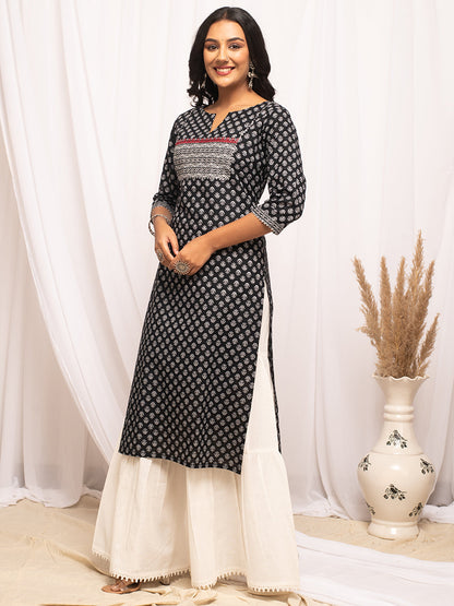 Ethnic Motifs Printed Round Neck Gotta Patti Cotton Straight Kurta