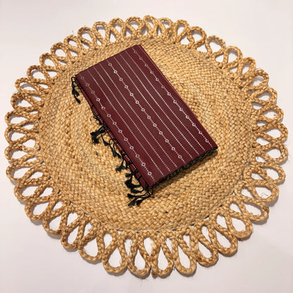 Women's Vaira Oosi Saree with Contrast Border & Unstitched Blouse | Traditional Silk Elegance