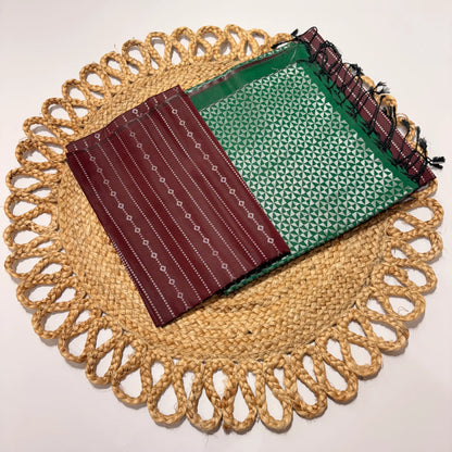 Women's Vaira Oosi Saree with Contrast Border & Unstitched Blouse | Traditional Silk Elegance