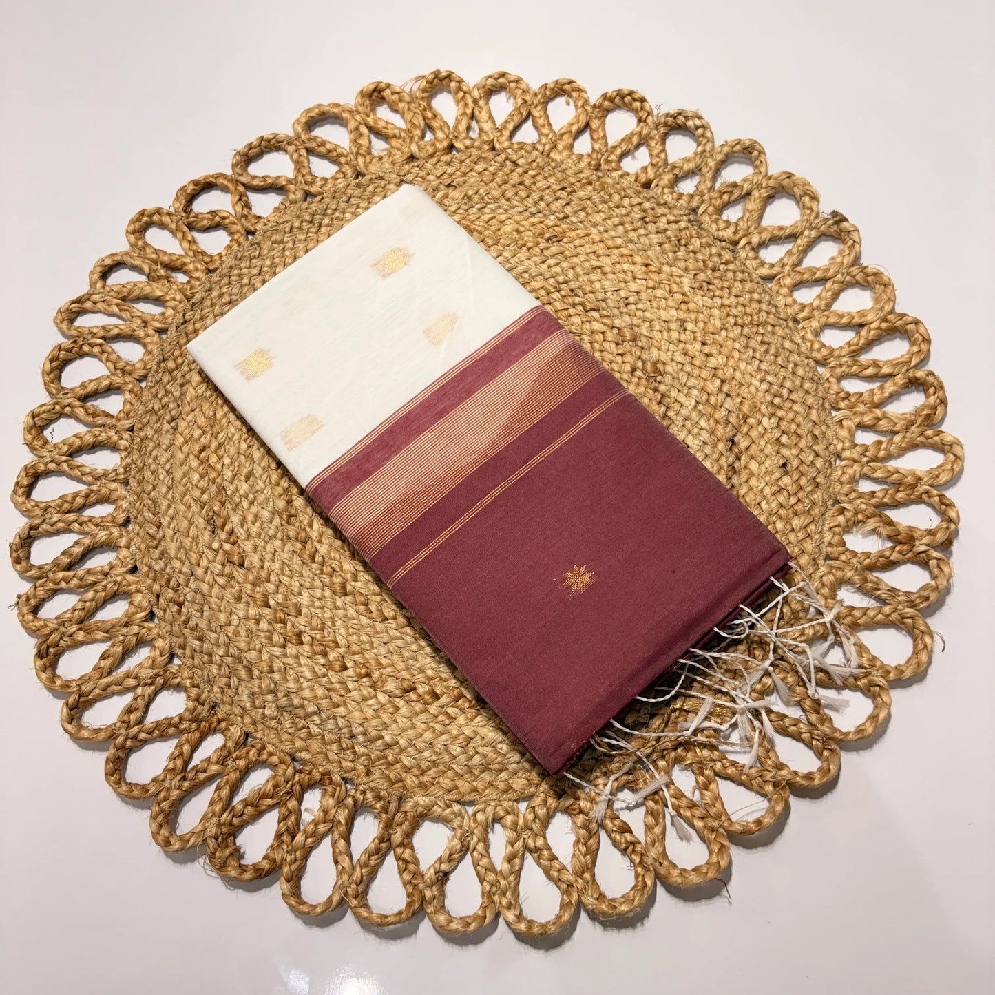 Women's Elegant Maheshwari Cotton Silk Saree with Traditional Woven Patterns | Lightweight Festive & Office Wear