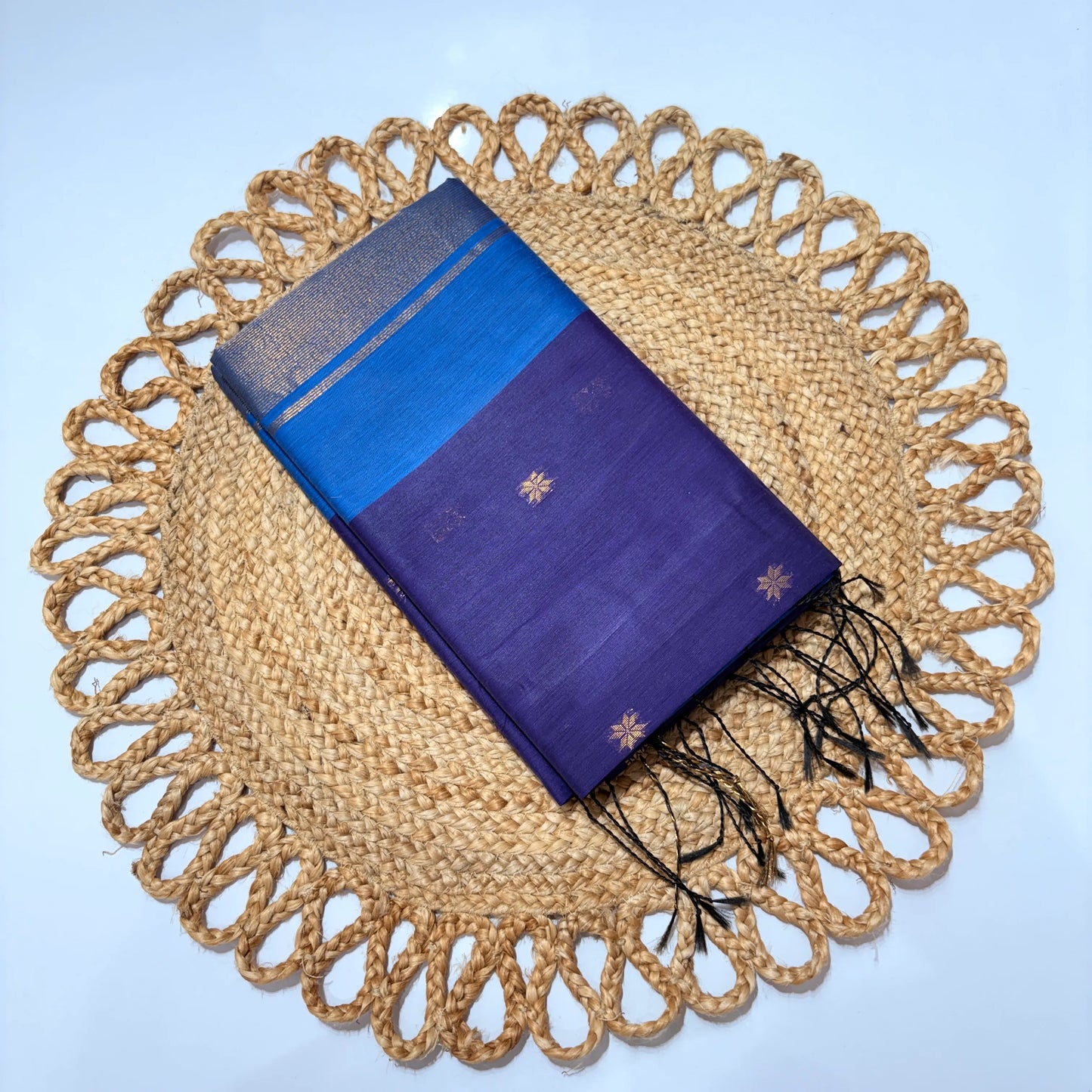 Women's Elegant Maheshwari Cotton Silk Saree with Traditional Woven Patterns | Lightweight Festive & Office Wear