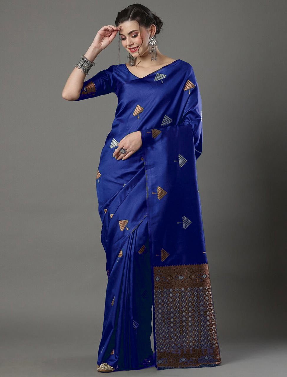 Blue Woven Saree With Unstitched Blouse