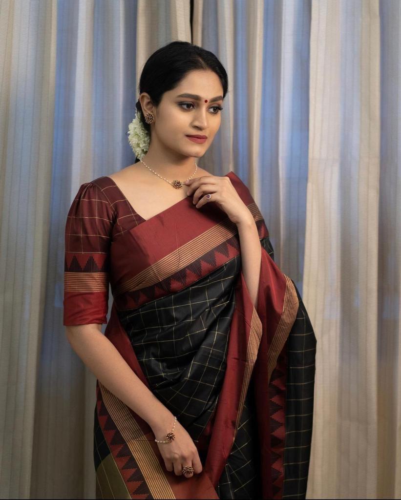 Women's Black and Maroon Silk Woven Saree With Unstitched Blouse
