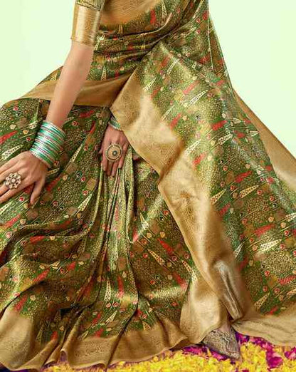 Women's Kanjivaram Silk Saree with Contrast Border