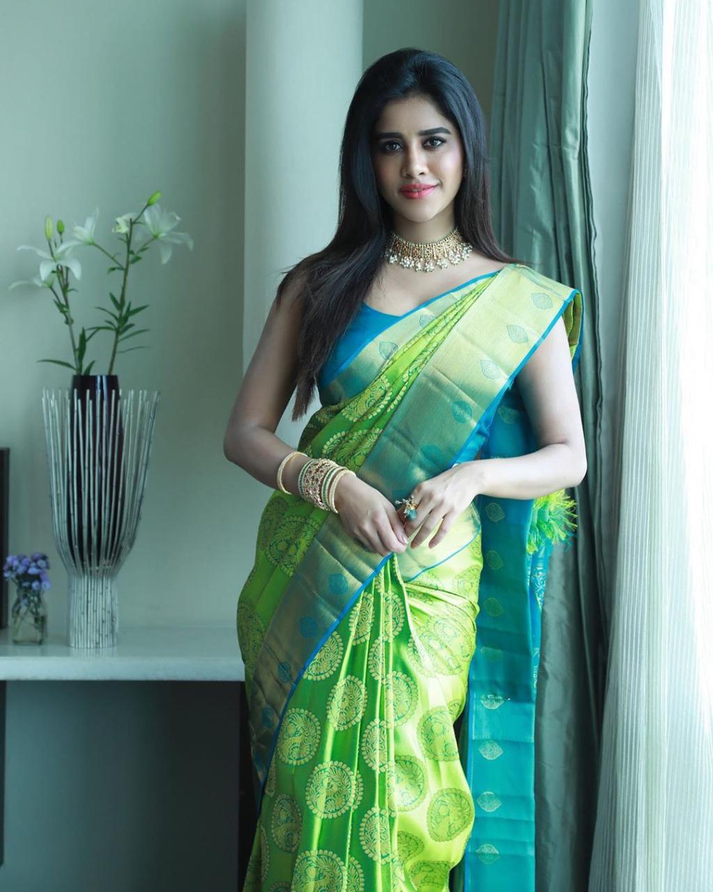 Women's Banarasi Style Pure Kanjivaram Silk Jacquard Saree With Un-Stiched Blouse