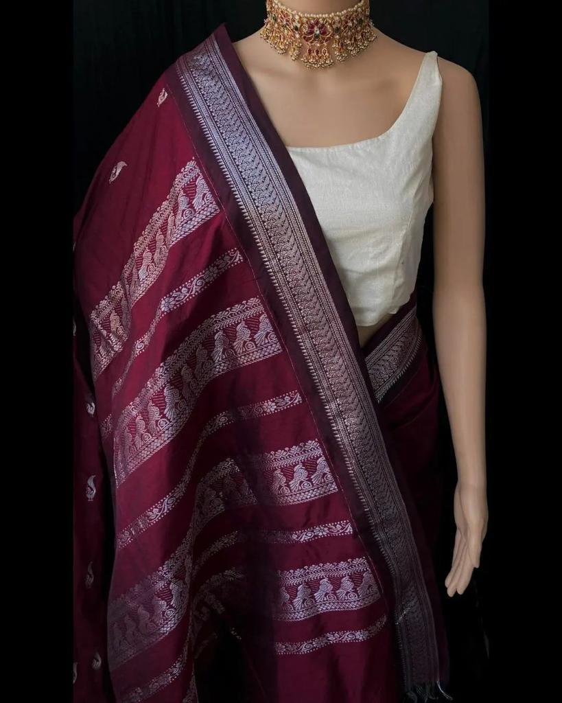 Women's Dark Maroon Banarasi Silk Saree With Zari Weaving Work