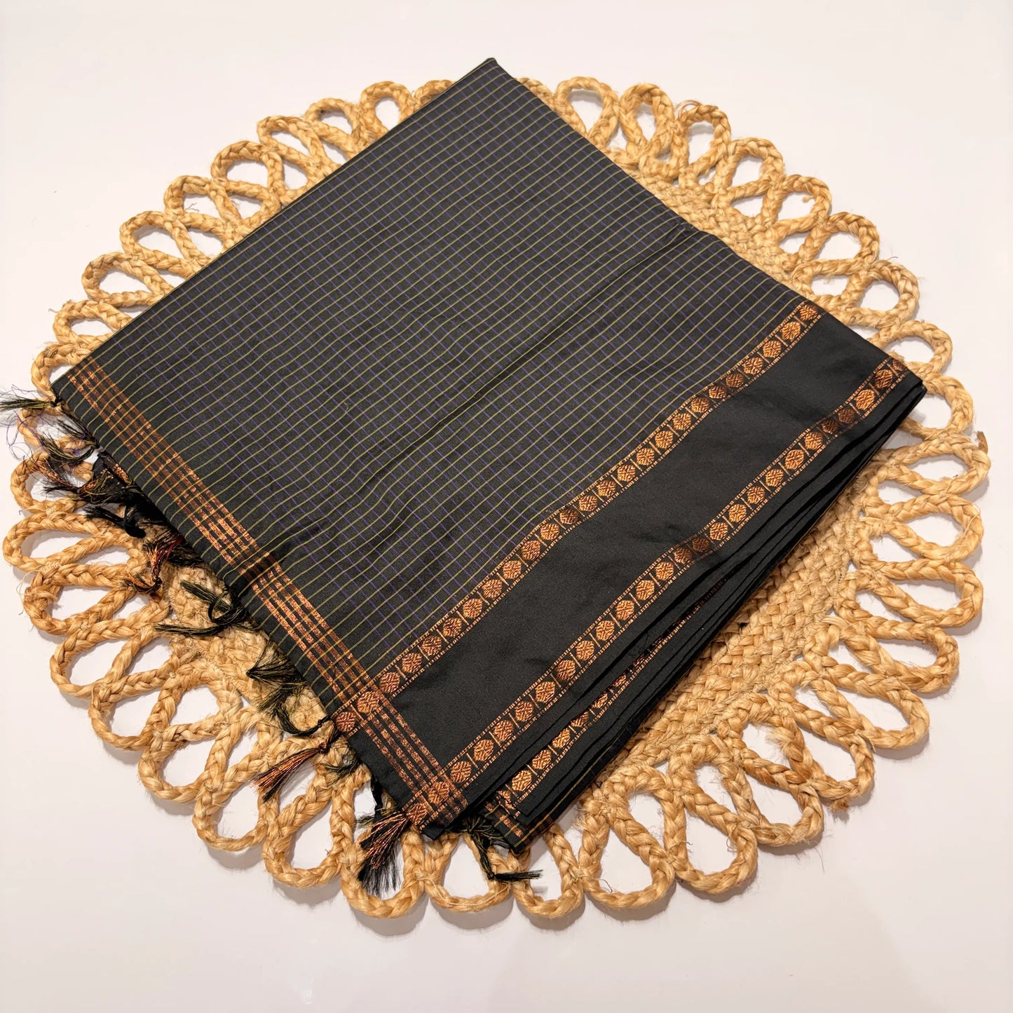 Women's Traditional Arani Kattam Cotton Saree with Golden Zari Border | Handloom Checked Pattern