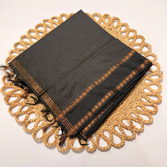 Women's Traditional Arani Kattam Cotton Saree with Golden Zari Border | Handloom Checked Pattern