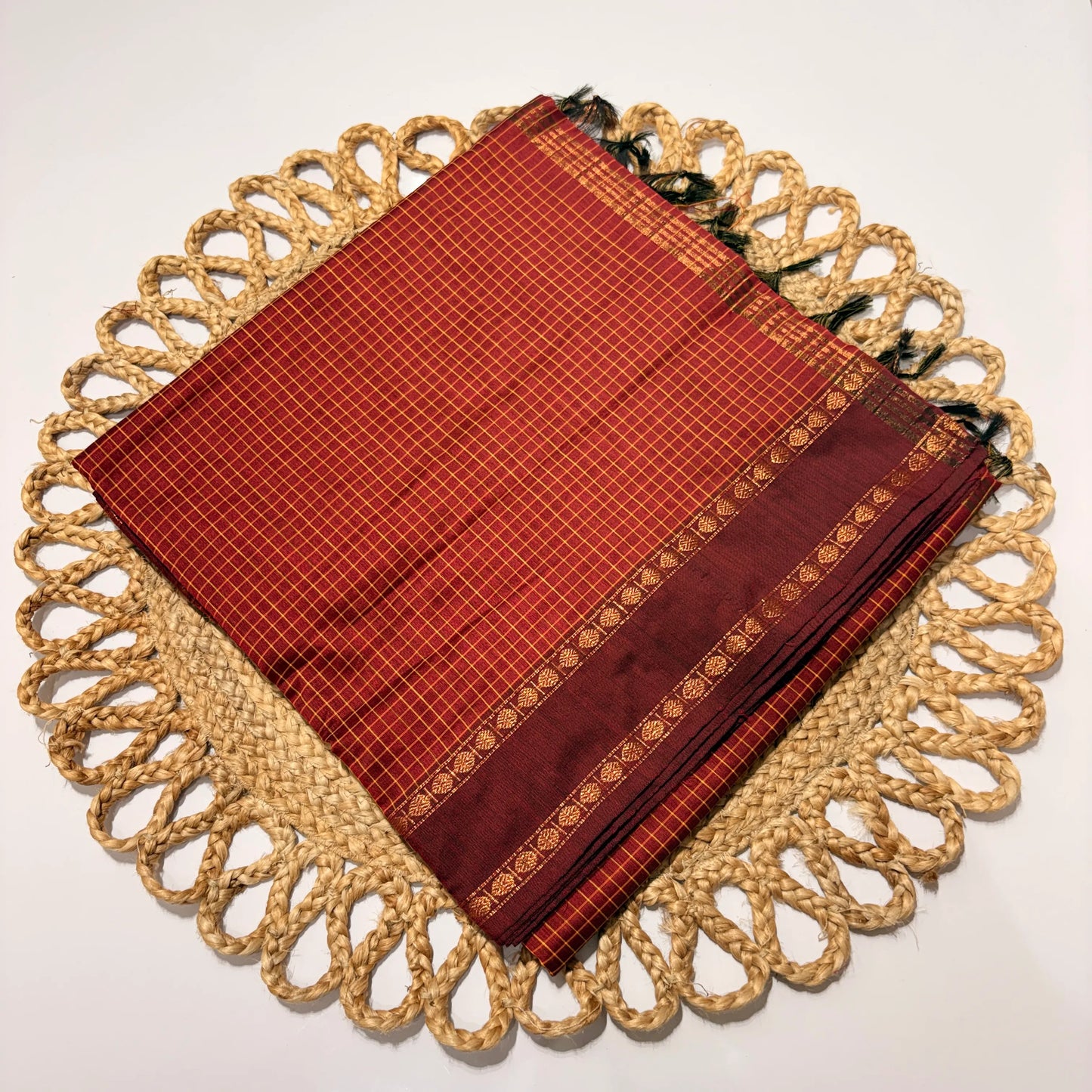 Women's Traditional Arani Kattam Cotton Saree with Golden Zari Border | Handloom Checked Pattern