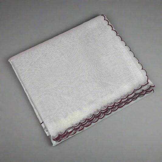Women's White Plain Saree With Maroon Scallop Border and Un-Stiched Printed Blouse