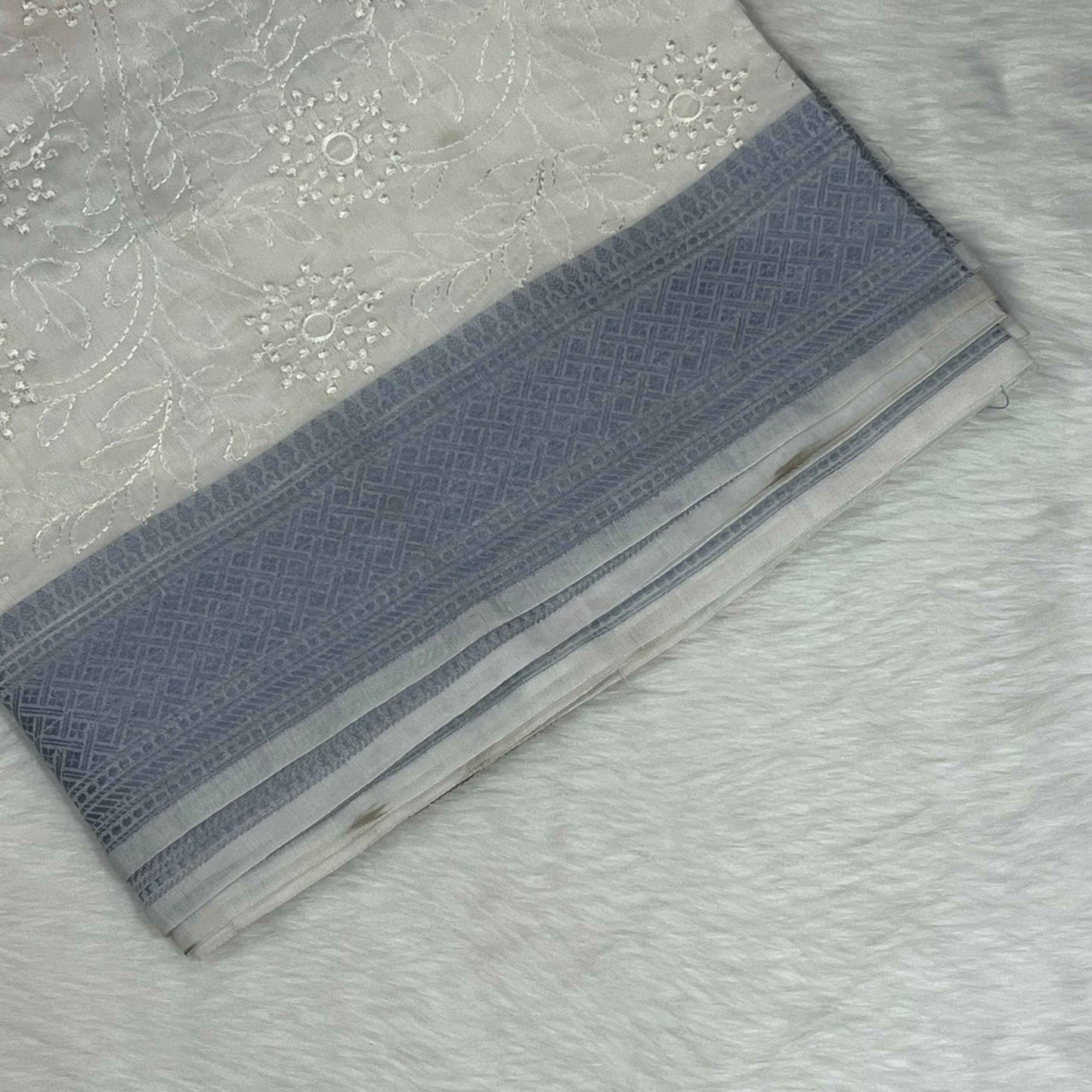 Women's White Embroidery Saree With Contrast Border