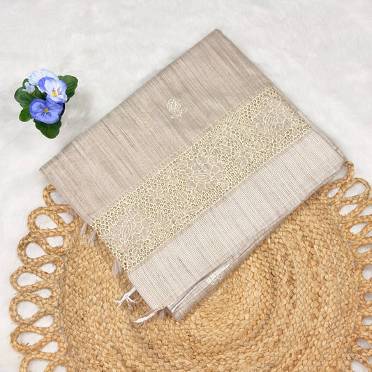 Women's Graceful Beige Saree Set with Delicate Lace Border – Perfect for Elegant Occasions