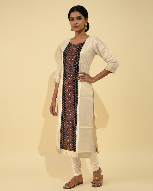 Patola Panel Kurti - Pose 2